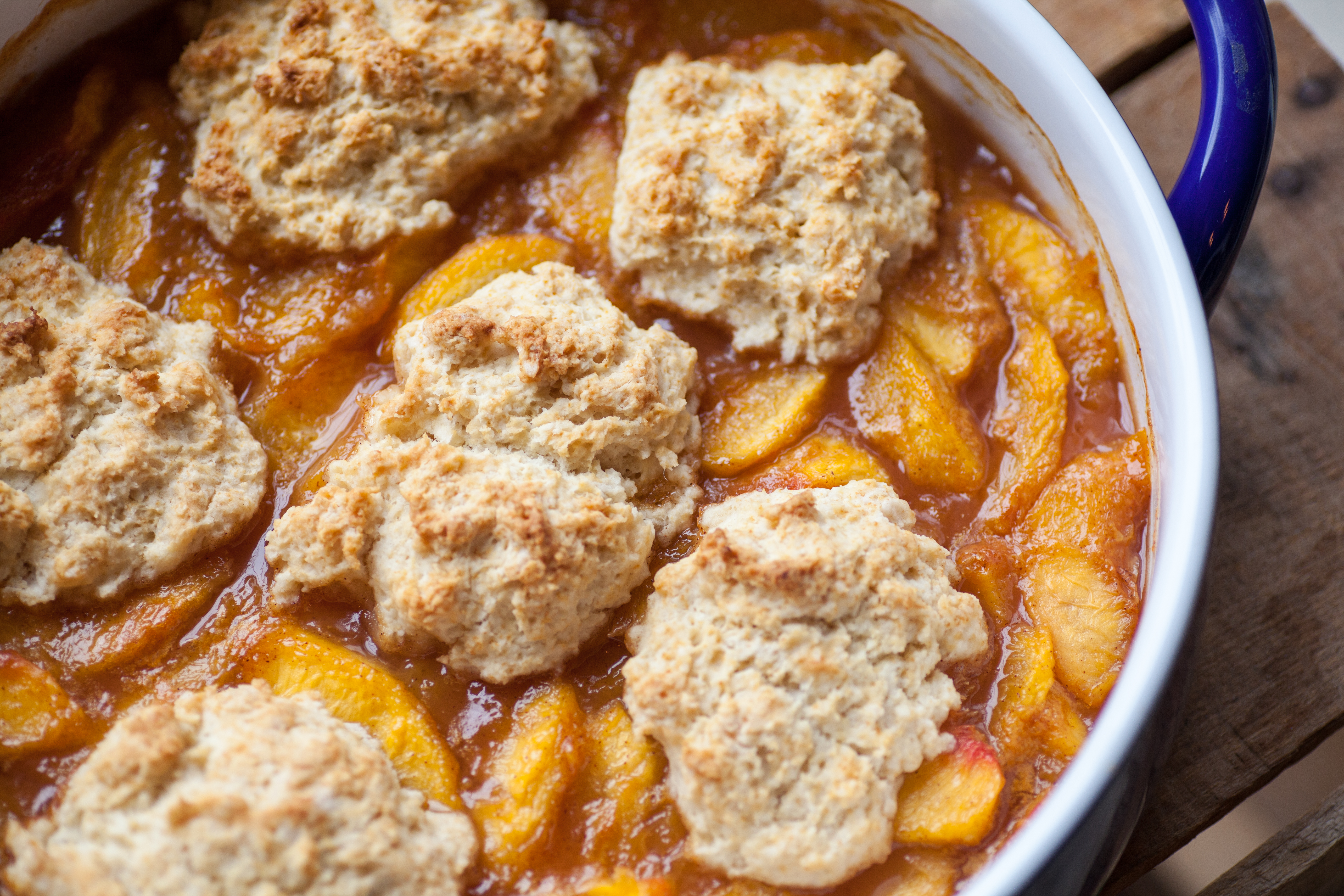 https://ricefruit.com/wp-content/uploads/2018/08/Peach-Cobbler-12.jpg